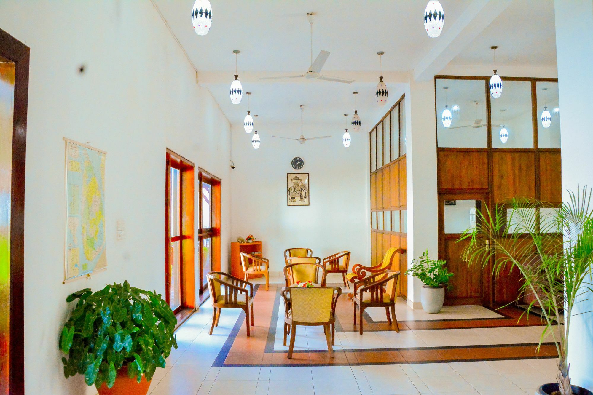 The Triangle Hotel อนุราธปุระ ภายนอก รูปภาพ