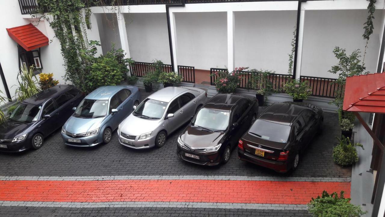 The Triangle Hotel อนุราธปุระ ภายนอก รูปภาพ